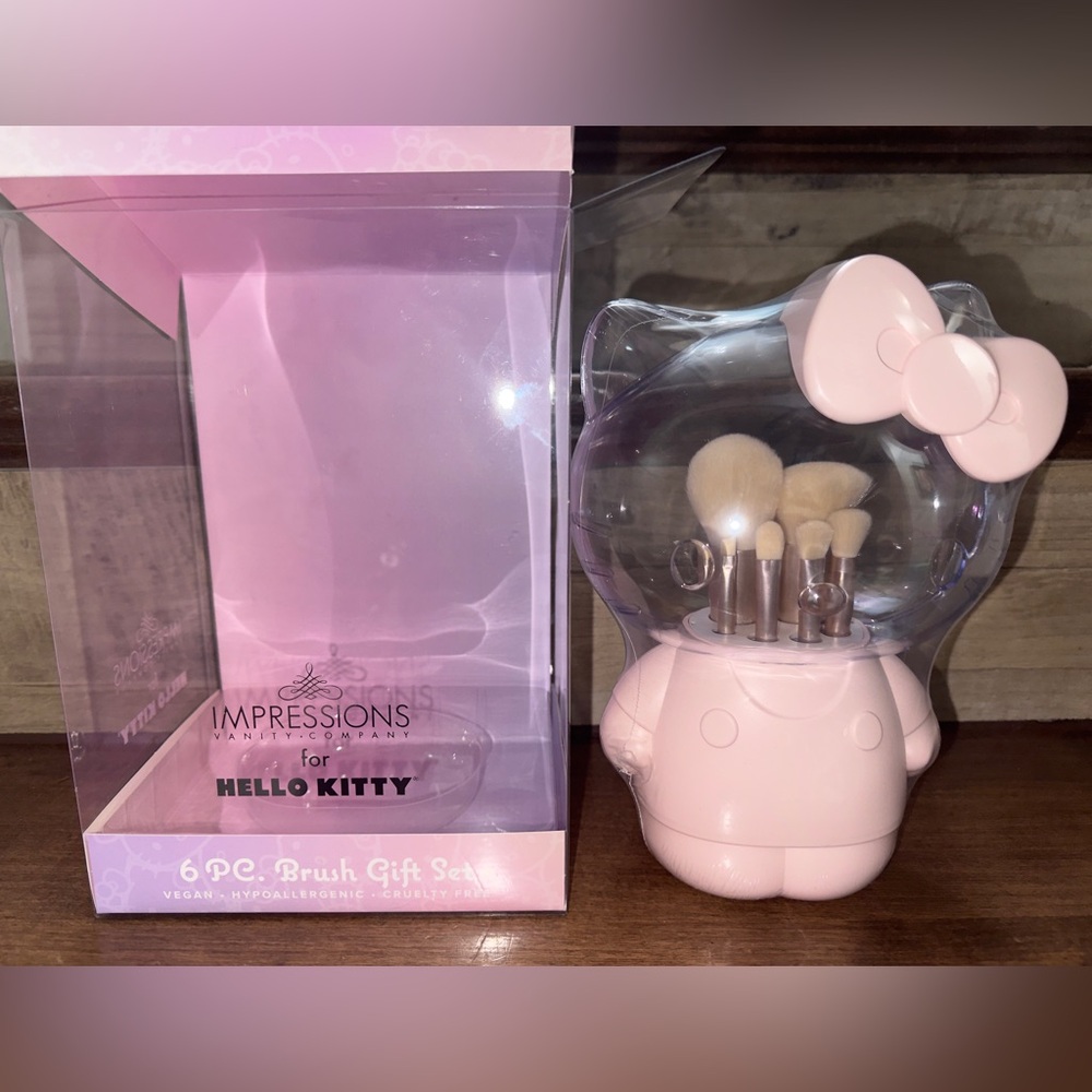 Super Cute 🥰 Hello Kitty x Impressions Collab MAKE UP 6 BRUSH SET HOLDER - Vegan